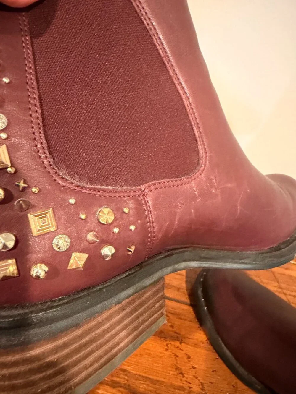 Sam Edelman Studded Dover Embellished Chelsea Bootie Burgundy Leather Size 8.5 M